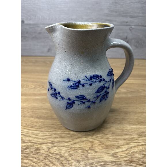 1992 Salmon Falls Salt Glaze Stoneware 2 Qt Pitcher – Blue Berry Vine – 7-3/8” - Picture 6 of 12